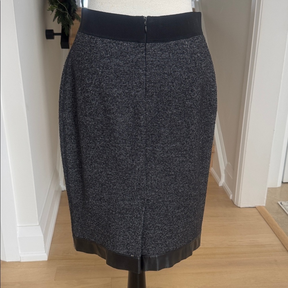 Sportmax Grey Knit Pencil Skirt with Leather Trim – Made in Italy – Size L - Picture 4 of 7